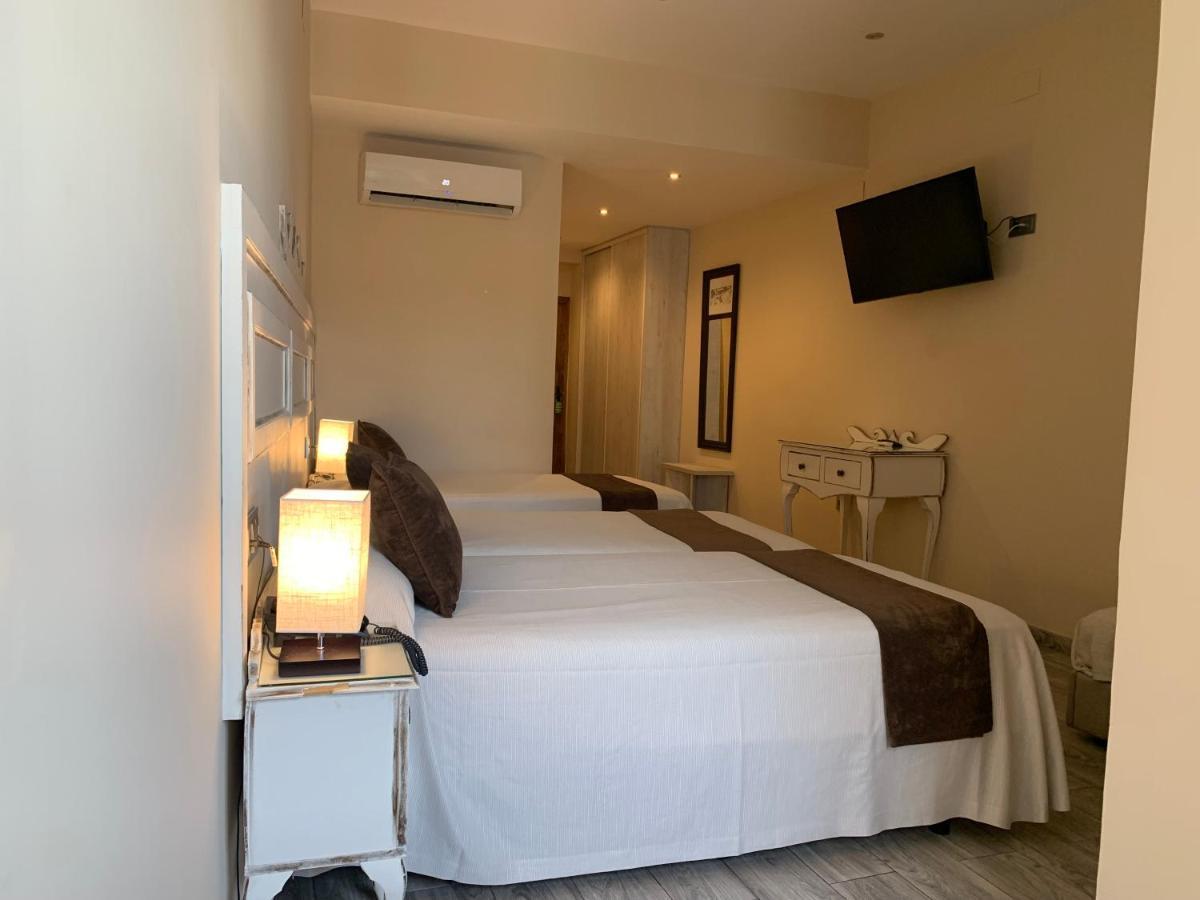 Triple Room,1356662942:JPEG