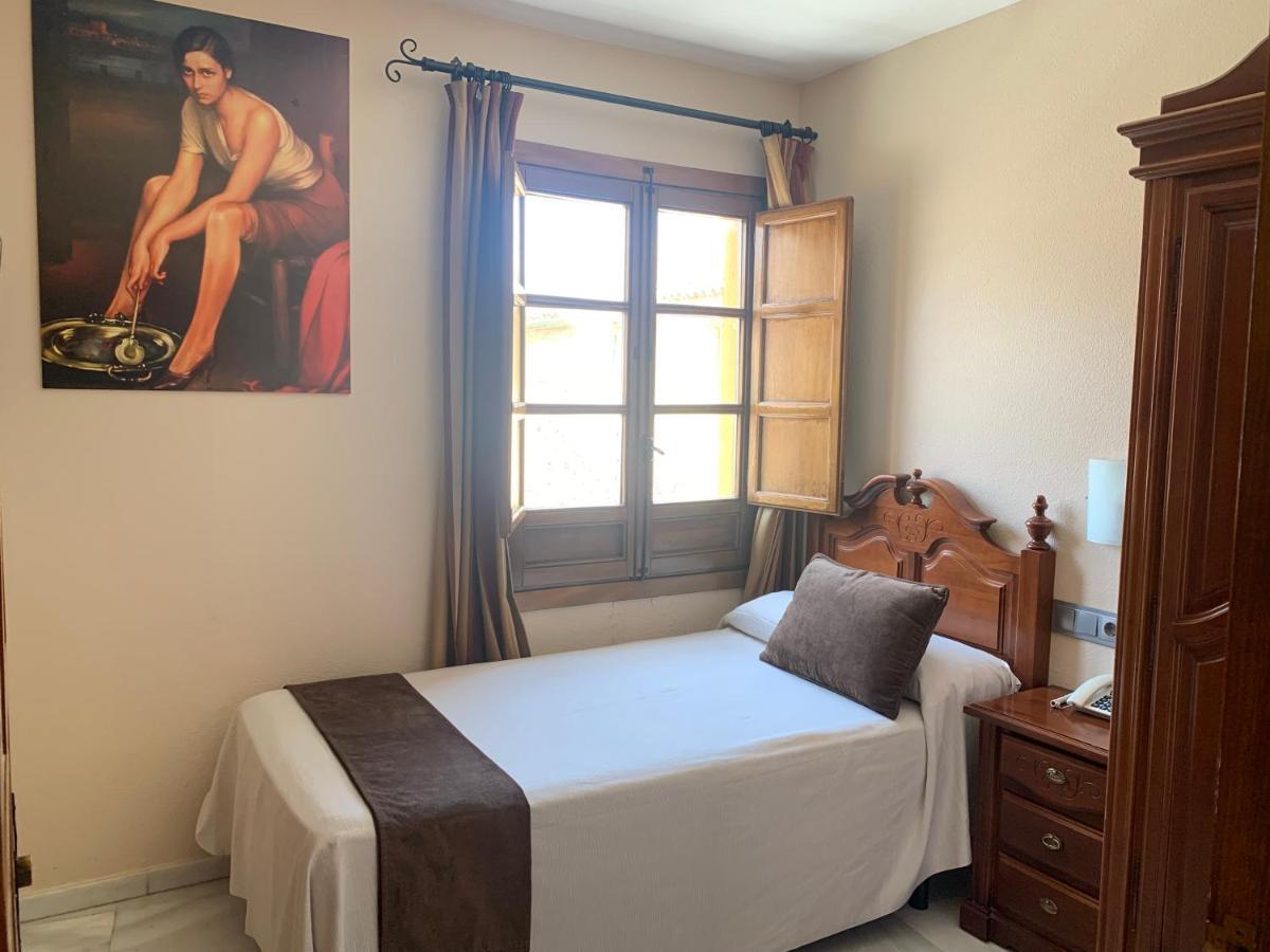 Single Room,1356662453:JPEG