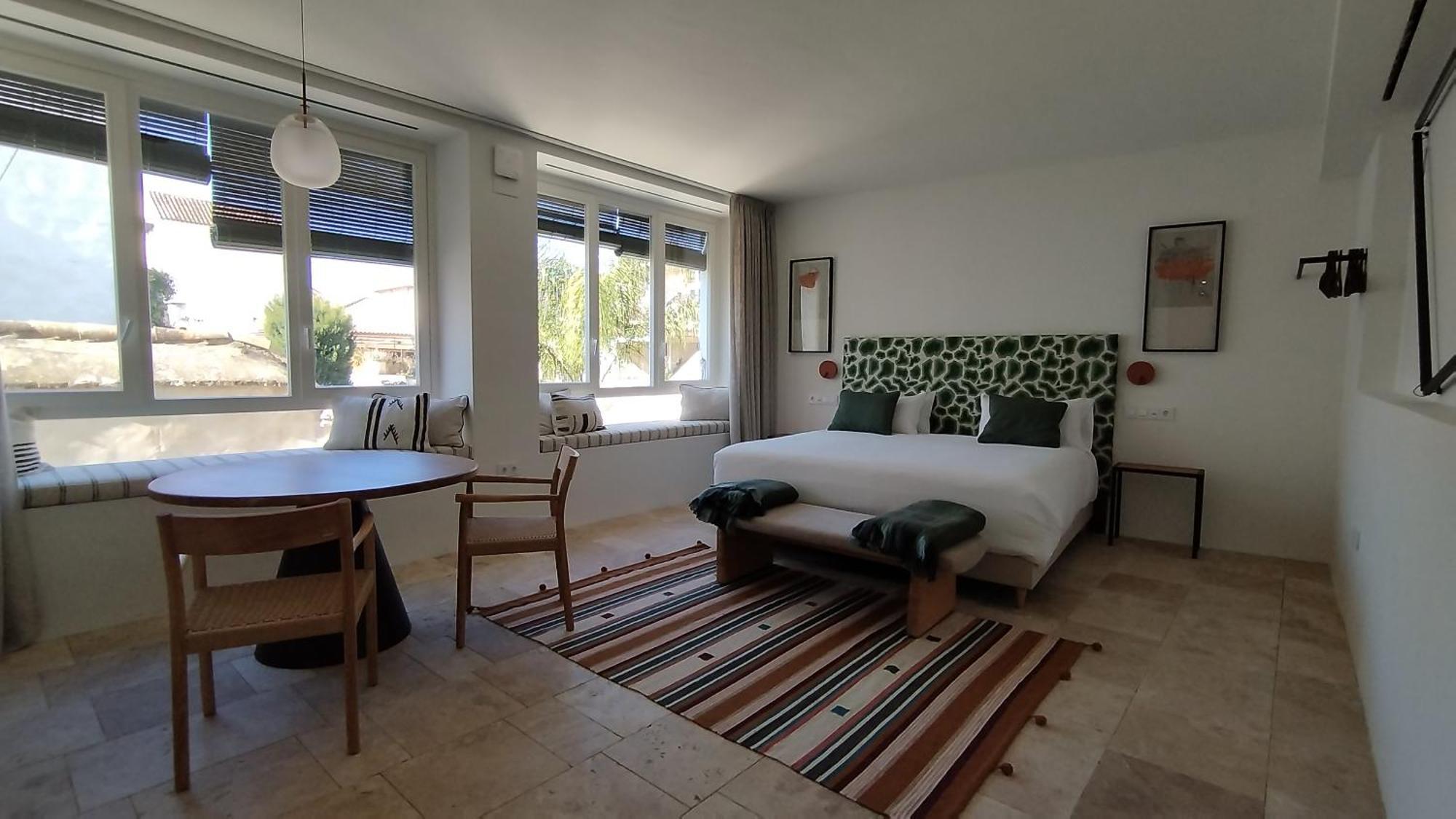 Estudio con vistas al jardín