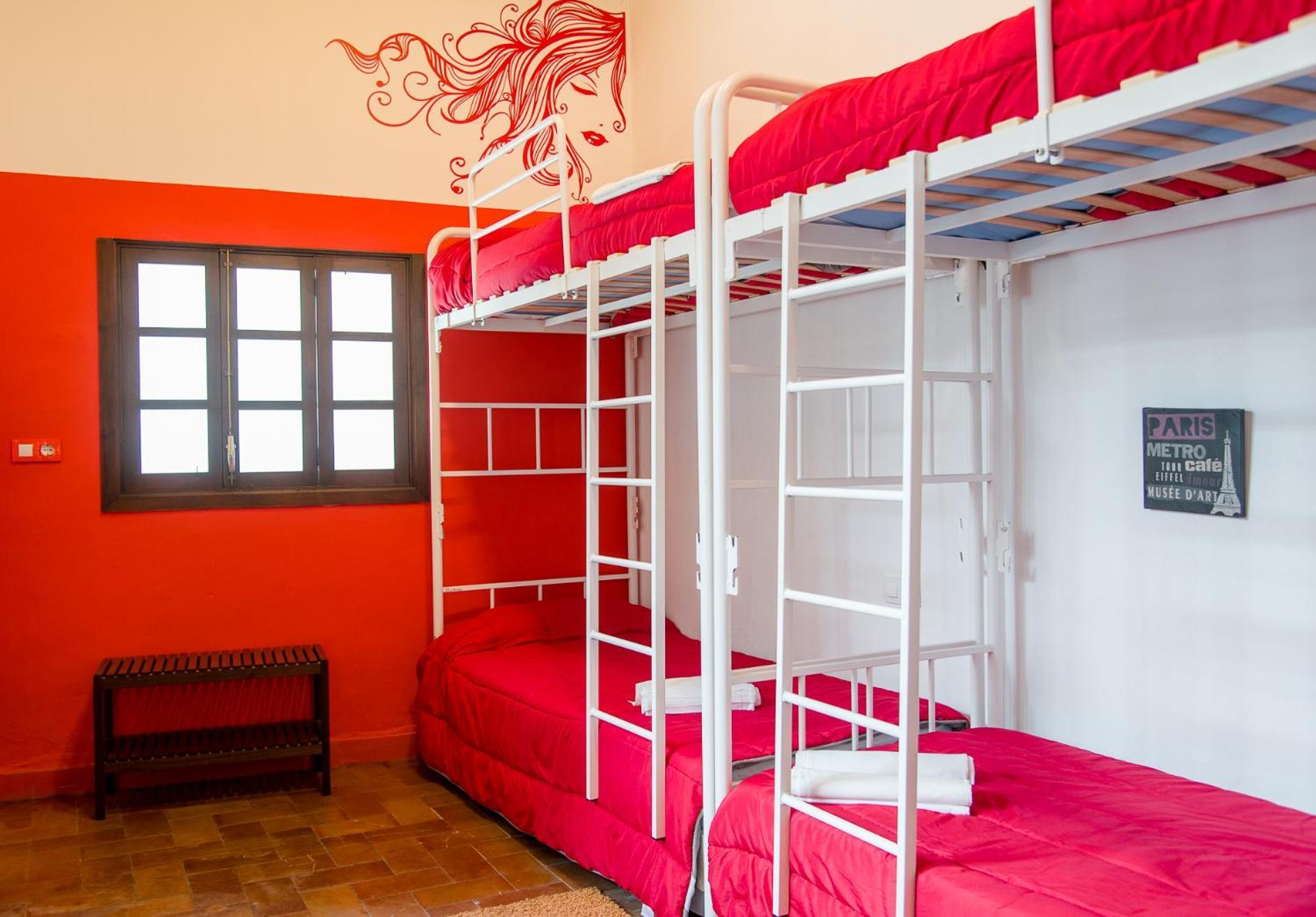 Single Bed 6-Bed Mixed Dormitory Room